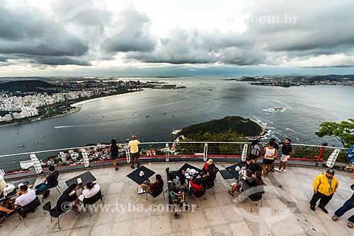  Tourists - mirante of the Sugar Loaf  - Rio de Janeiro city - Rio de Janeiro state (RJ) - Brazil