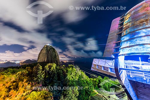  Cable car making the crossing between the Urca Mountain and Sugar Loaf  - Rio de Janeiro city - Rio de Janeiro state (RJ) - Brazil