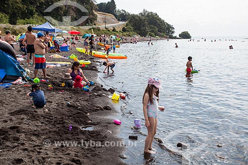  Bathers - Llanquihue Lake waterfront  - Puerto Varas city - Llanquihue province - Chile