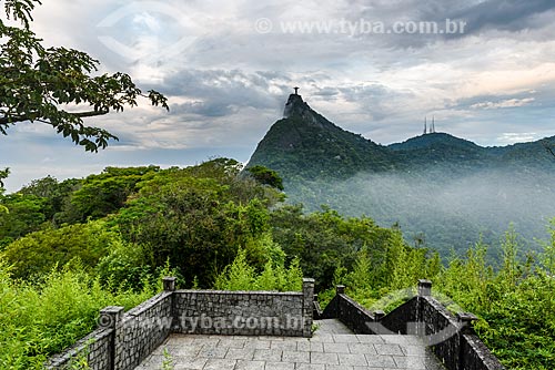  View of the dawn Christ the Redeemer (1931) from Mirante Dona Marta  - Rio de Janeiro city - Rio de Janeiro state (RJ) - Brazil