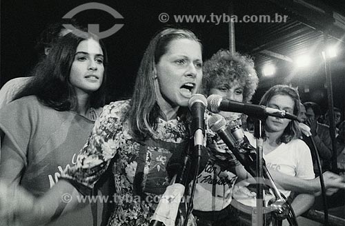  Vera Fischer with Lucia Verissimo - to the left -  Comicio das Diretas in front of Nossa Senhora da Candelaria Church  - Rio de Janeiro city - Rio de Janeiro state (RJ) - Brazil