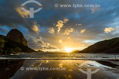  Dawn - Vermelha Beach (Red Beach) with the Sugar Loaf in the background  - Rio de Janeiro city - Rio de Janeiro state (RJ) - Brazil