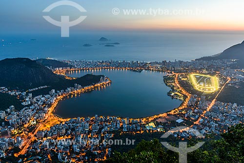  View of Rodrigo de Freitas Lagoon from mirante of the Christ the Redeemer during the sunset  - Rio de Janeiro city - Rio de Janeiro state (RJ) - Brazil