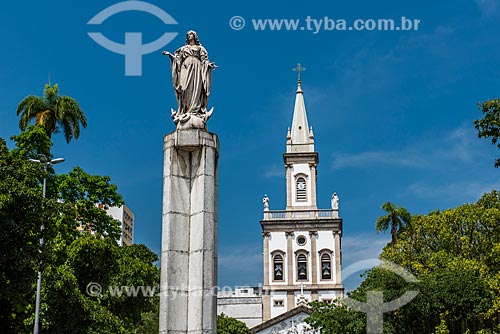  View of the Largo do Machado Square with the Matriz Church of Nossa Senhora da Gloria (1872) in the background  - Rio de Janeiro city - Rio de Janeiro state (RJ) - Brazil