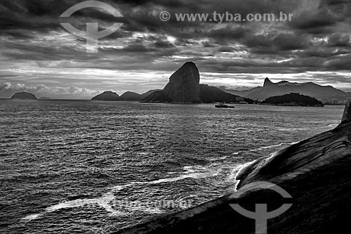  View of the Guanabara Bay with the Sugar Loaf in the background  - Rio de Janeiro city - Rio de Janeiro state (RJ) - Brazil