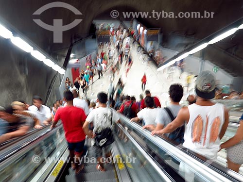  Passengers inside of station of the Rio Subway  - Rio de Janeiro city - Rio de Janeiro state (RJ) - Brazil