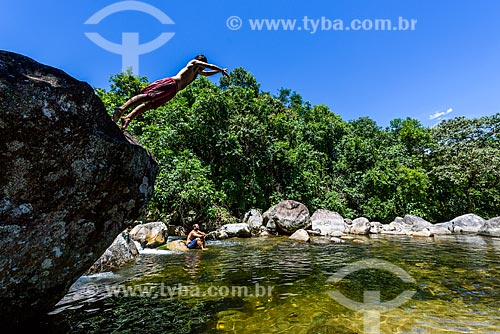  Bather - river of the Guapiacu Ecological Reserve  - Cachoeiras de Macacu city - Rio de Janeiro state (RJ) - Brazil