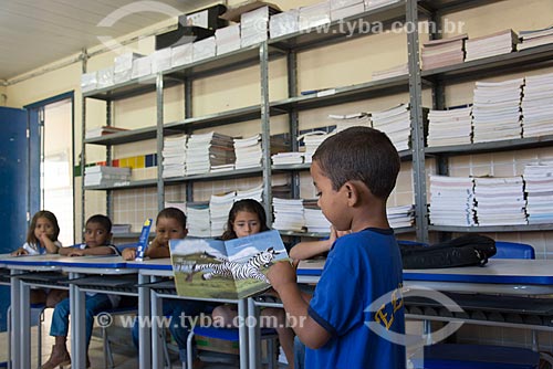  Students - Municipal School of the Travessao de Ouro Village - Pipipas tribe  - Floresta city - Pernambuco state (PE) - Brazil