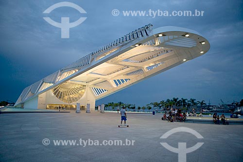  Facade of the Amanha Museum (Museum of Tomorrow) during the nightfall  - Rio de Janeiro city - Rio de Janeiro state (RJ) - Brazil