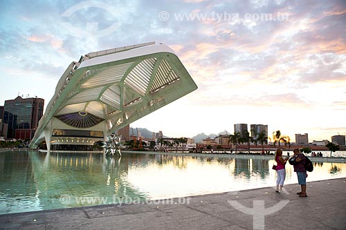  View of Amanha Museum (Museum of Tomorrow) during the sunset  - Rio de Janeiro city - Rio de Janeiro state (RJ) - Brazil