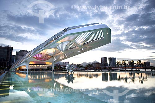  View of Amanha Museum (Museum of Tomorrow) during the sunset  - Rio de Janeiro city - Rio de Janeiro state (RJ) - Brazil