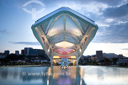  View of Amanha Museum (Museum of Tomorrow) during the sunset  - Rio de Janeiro city - Rio de Janeiro state (RJ) - Brazil