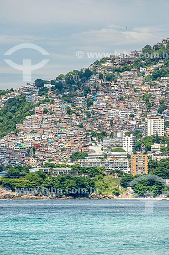  View of Vidigal Slum from Ipanema Beach  - Rio de Janeiro city - Rio de Janeiro state (RJ) - Brazil