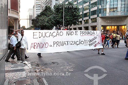  Demonstration in favour of education on Almirante Barroso Avenue  - Rio de Janeiro city - Rio de Janeiro state (RJ) - Brazil