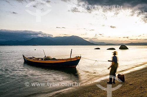  Fisherman at Tapera Beach  - Florianopolis city - Santa Catarina state (SC) - Brazil