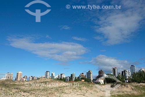  View of the Grande Beach (Big Beach) with buildings in the background  - Torres city - Rio Grande do Sul state (RS) - Brazil