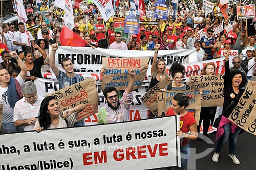  Demonstration against the social security reform proposed by the government of Michel Temer  - Sao Jose do Rio Preto city - Sao Paulo state (SP) - Brazil