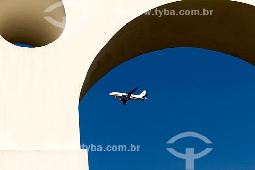  View of airplane flying over Rio de Janeiro through the Lapa Arches (1750)  - Rio de Janeiro city - Rio de Janeiro state (RJ) - Brazil