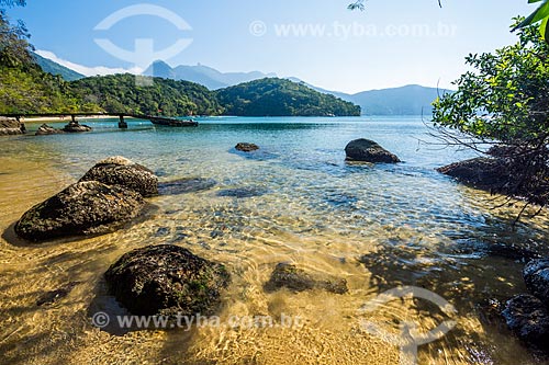  View of the Abraaozinho Beach waterfront  - Angra dos Reis city - Rio de Janeiro state (RJ) - Brazil