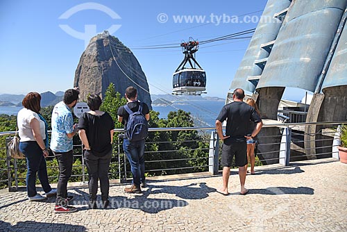  View of cable car making the crossing between the Urca Mountain and Sugar Loaf from Urca Mountain cable car station  - Rio de Janeiro city - Rio de Janeiro state (RJ) - Brazil