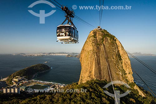  Cable car making the crossing between the Urca Mountain and Sugarloaf  - Rio de Janeiro city - Rio de Janeiro state (RJ) - Brazil