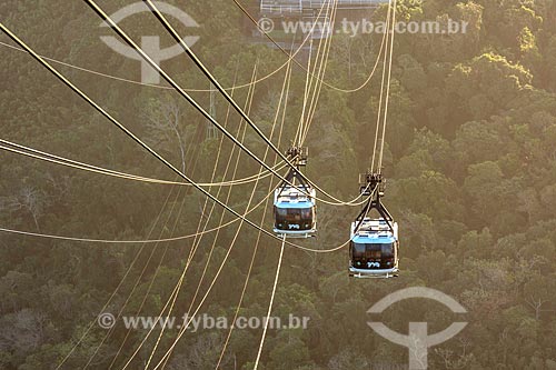  Cable cars making the crossing between the Urca Mountain and Sugarloaf  - Rio de Janeiro city - Rio de Janeiro state (RJ) - Brazil