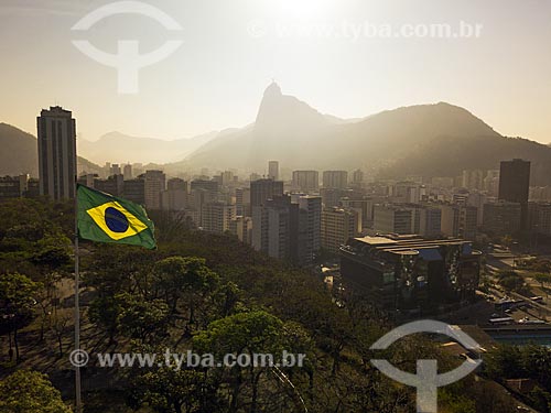  View of Botafogo neighborhood - with the Christ the Redeemer (1931) in the background	View of Botafogo neighborhood - with the Christ the Redeemer (1931) in the background  - Rio de Janeiro city	Rio de Janeiro city - Rio de Janeiro state (RJ)	Rio de Janeiro state (RJ) - Brazil	Brazil