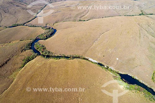  Drone view of Sao Francisco River in the upper part of the Serra da Canastra  - Sao Roque de Minas city - Minas Gerais state (MG) - Brazil