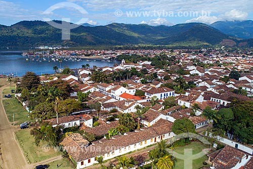  Picture taken with drone of the historic center of Paraty city  - Paraty city - Rio de Janeiro state (RJ) - Brazil