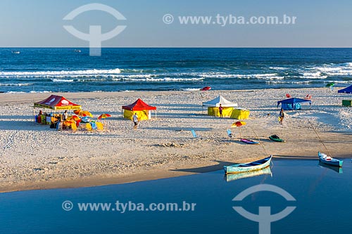  View of kiosks - Guarda do Embau Beach waterfront - Serra do Tabuleiro State Park  - Palhoca city - Santa Catarina state (SC) - Brazil