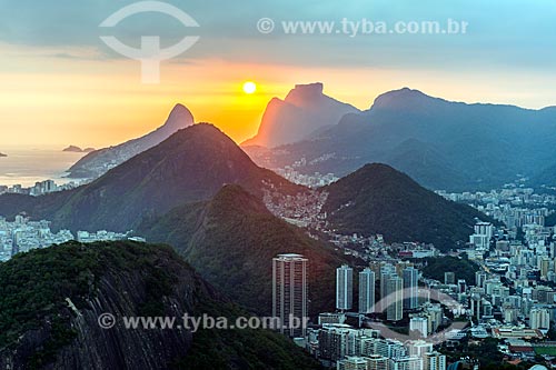 View of Morro Dois Irmaos (Two Brothers Mountain) with the Rock of Gavea from Sugar Loaf during the sunset  - Rio de Janeiro city - Rio de Janeiro state (RJ) - Brazil