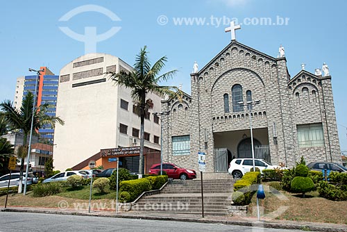  View of the Monsignor Alexandre Venancio Arminas School - to the left - with the Our Lady of the Immaculate Conception Mother Church  - Maua city - Sao Paulo state (SP) - Brazil