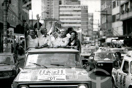  Saturnino Braga and Leonel Brizola during motorcade of Brizola campaign rally to the government of the State of Rio de Janeiro  - Rio de Janeiro city - Rio de Janeiro state (RJ) - Brazil