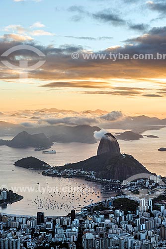  View of the dawn - Sugarloaf from the Christ the Redeemer mirante  - Rio de Janeiro city - Rio de Janeiro state (RJ) - Brazil