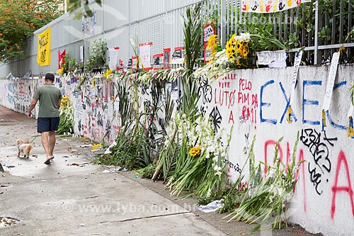  Tributes to remember 1 month for the murder of Vereadora Marielle Franco - John Paul I Street - where she got shot dead on March 14, 2018  - Rio de Janeiro city - Rio de Janeiro state (RJ) - Brazil