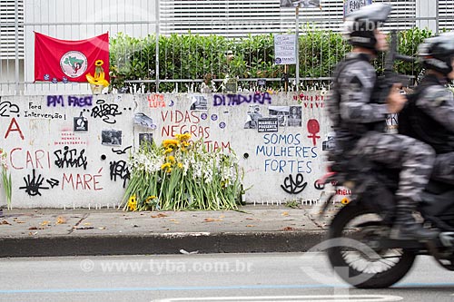  Military Police motorcycle - John Paul I Street - opposite to tributes to remember 1 month for the murder of councilwoman Marielle Franco - where she got shot dead on March 14, 2018  - Rio de Janeiro city - Rio de Janeiro state (RJ) - Brazil