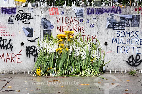  Tributes to remember 1 month for the murder of councilwoman Marielle Franco - John Paul I Street - where she got shot dead on March 14, 2018  - Rio de Janeiro city - Rio de Janeiro state (RJ) - Brazil