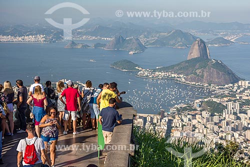  View of the Sugarloaf from Christ the Redeemer mirante  - Rio de Janeiro city - Rio de Janeiro state (RJ) - Brazil