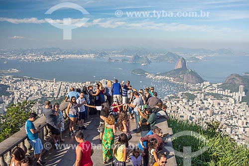 View of the Sugarloaf from Christ the Redeemer mirante  - Rio de Janeiro city - Rio de Janeiro state (RJ) - Brazil