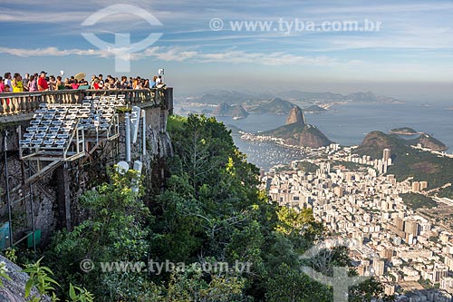  View of the Sugarloaf from Christ the Redeemer mirante  - Rio de Janeiro city - Rio de Janeiro state (RJ) - Brazil