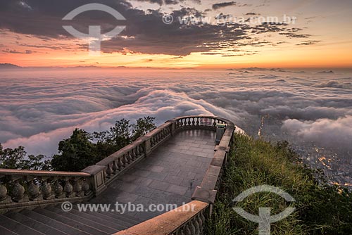  View of the dawn from the Christ the Redeemer mirante  - Rio de Janeiro city - Rio de Janeiro state (RJ) - Brazil