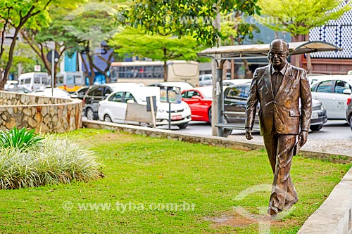  Murilo Rubiao statue near to Luiz de Bessa State Public Library - also known as Praca da Liberdade Library  - Belo Horizonte city - Minas Gerais state (MG) - Brazil