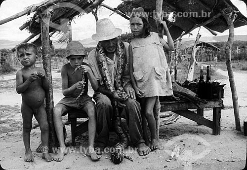  Man and children holding snake during dry season - 1980s  - Ceara state (CE) - Brazil