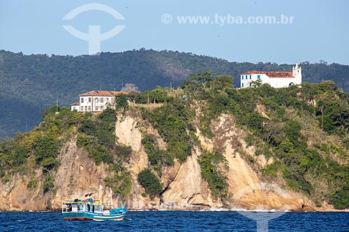  View of the Nossa Senhora da Boa Viagem Chapel (XVIII century) - Boa Viagem Island - from Guanabara Bay  - Niteroi city - Rio de Janeiro state (RJ) - Brazil