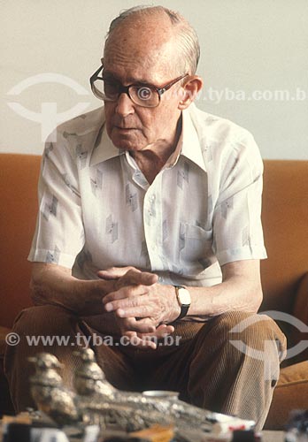  Detail of writer Carlos Drummond de Andrade in your house - 80s  - Rio de Janeiro city - Rio de Janeiro state (RJ) - Brazil