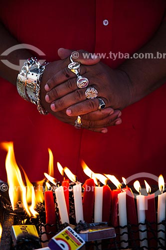  Candles lit in honor of St. George  - Rio de Janeiro city - Rio de Janeiro state (RJ) - Brazil