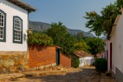 Colonial houses and streets with original pavement - Tiradentes city - Minas Gerais state (MG) - Brazil