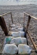 Ladder made with sandbags - Copacabana Beach - Rio de Janeiro city - Rio de Janeiro state (RJ) - Brazil