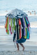 Street vendor of clothes - Copacabana Beach - Rio de Janeiro city - Rio de Janeiro state (RJ) - Brazil