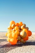 Street ball seller on the promenade of Copacabana Beach - Rio de Janeiro city - Rio de Janeiro state (RJ) - Brazil